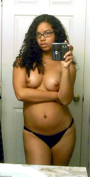 nude coed selfie
